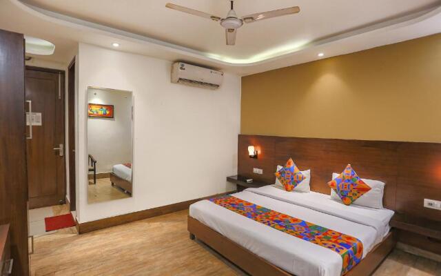 FabHotel Under Bridge