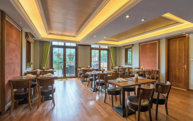 Anji Longwangxi Golf Resort Villa