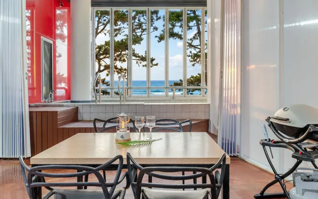 Boryeong Lavar Pool Villa