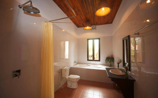 Nam Ou Riverside Hotel & Resort