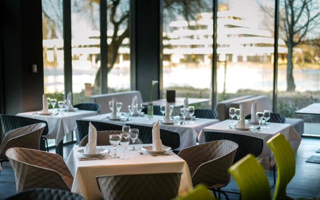 Best Western Plus Lakeside Hotel