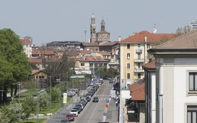 Bright & Cozy Flat near Navigli, Iulm, Tortona