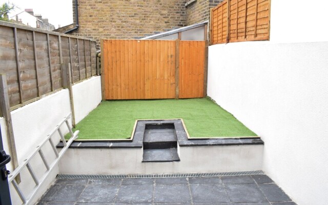 Two Bedroom Flat in London