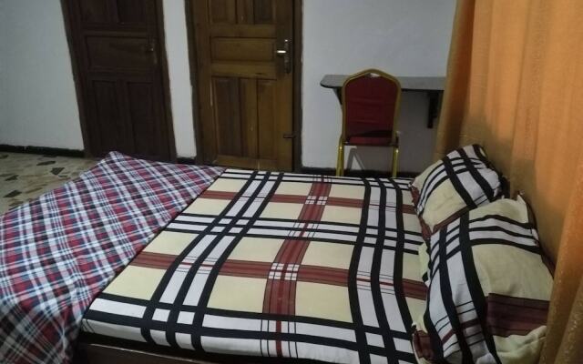 Room in House - The Village Apartments, Gbagada