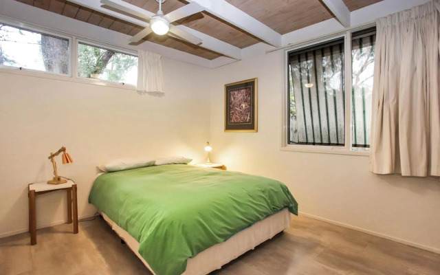 Large 4 Bedroom Home - Pet Friendly