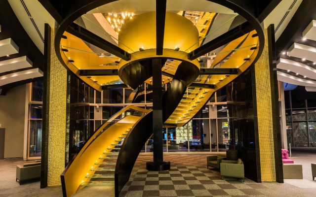 Las Americas Golden Tower Panama