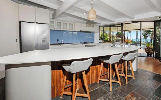 Absolute Beachfront House with Private Pool