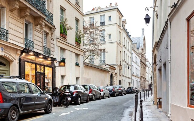 Beautiful Renovated Apartment - Marais