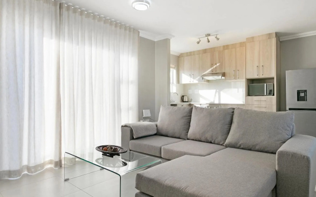 Stunning, Luxurious Apartment close to the beach