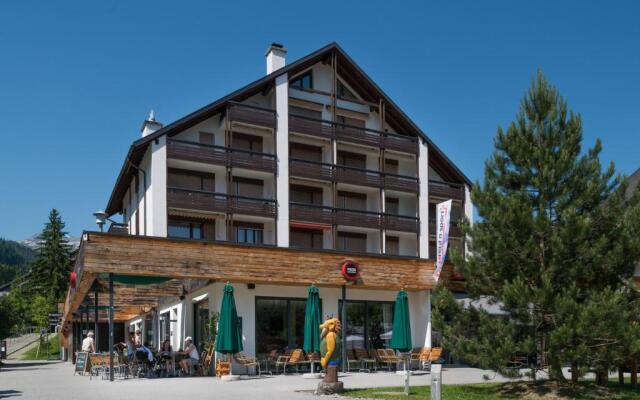 Val Signina 8-18