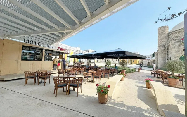 Palmbeach Larnaka Finikoudes - 1min to Beach