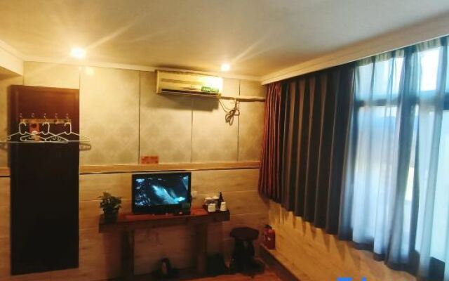 Wudangshan Shuidu Hotel