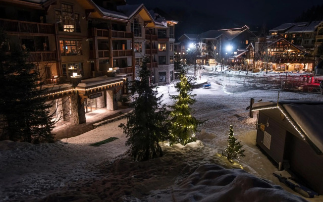First Tracks Lodge