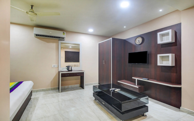 Itsy by Treebo - Golden Fiesta