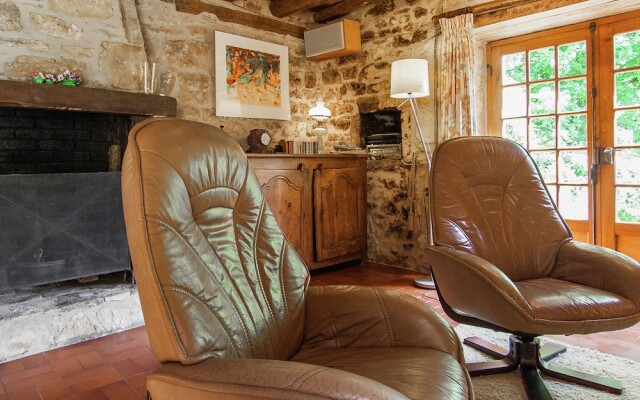 Spacious Farmhouse with private garden in Saint-Cybranet