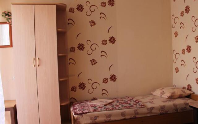 Uyutny Guest House