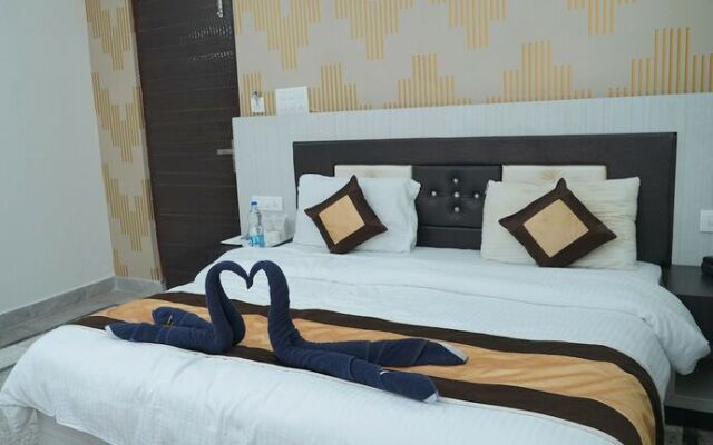 Fabhotel Pink Park