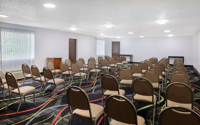 Super 8 by Wyndham Pensacola