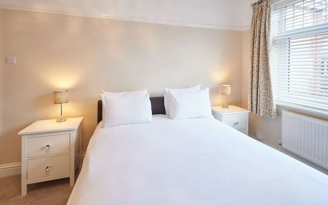 Host Stay Wardman Crescent