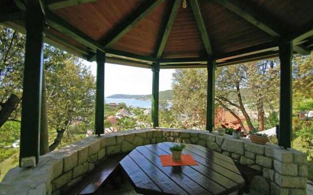 Stunning Home in Supetarska Draga With Wifi and 1 Bedrooms