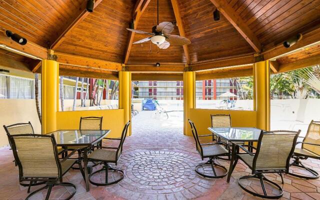 The Link Hotel on Sunrise