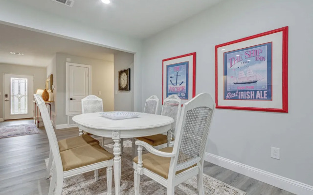 Updated Pensacola Home ~ 7 Mi to Beach!