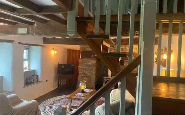 Idlewild Animal Sanctuary Farmhouse Stay - Charity