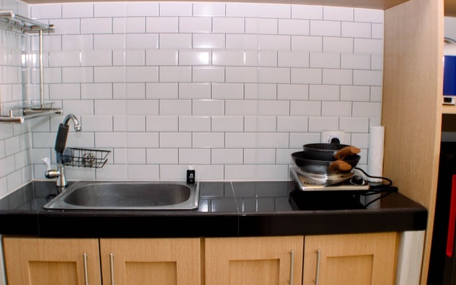 Comfort And Modern Look Studio Loft At Apple 1 Condovilla Apartment – Kitchen – Jakarta