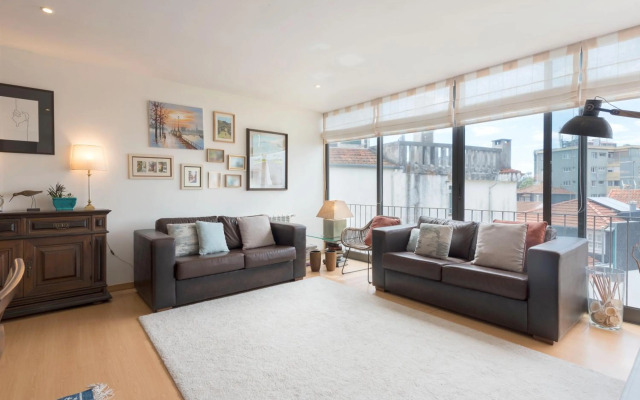 Between River and Sea Porto Apartment