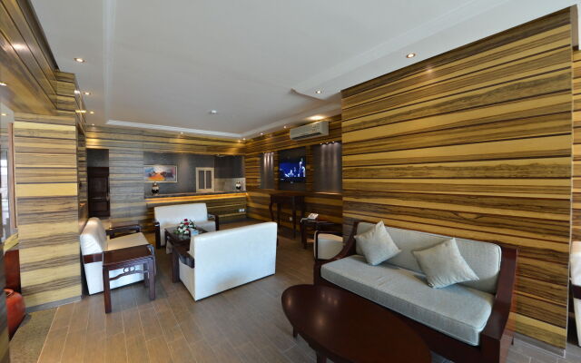 La Fontaine Al Shorouq Suites