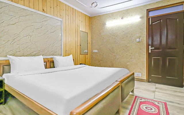 Collection O 83430 Hotel Sanjauli Inn