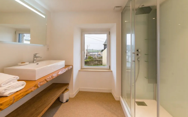 House in Lanildut Near Waterfront & Beaches