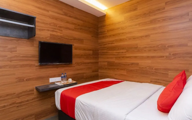 OYO 44085 Zen Zeng Hotel