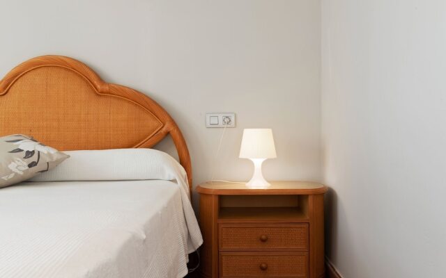 Picturesque Holiday Home in L'estartit With Swimming Pool