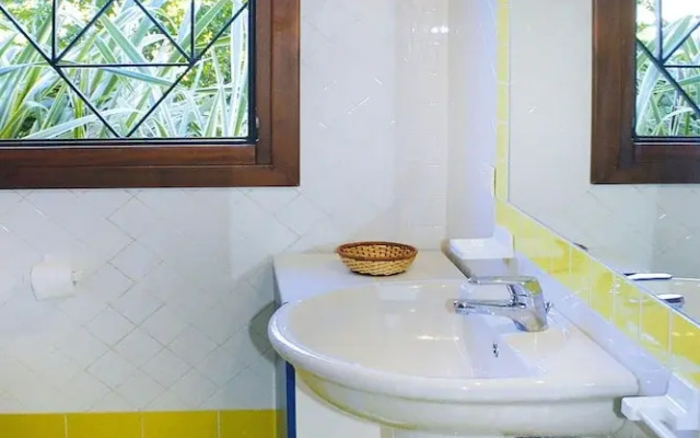 Residence With Shared Pool in Palau
