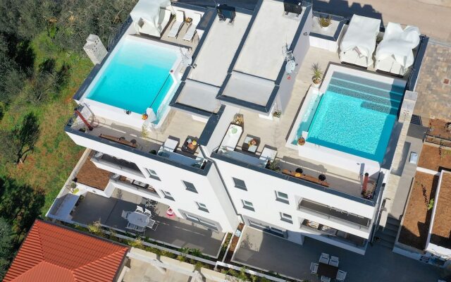 Rooftop pool & terrace - Villa Bellavista