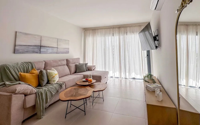 Cozy and beautiful apartment at the beach