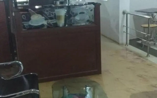 Anandan Tourist Home