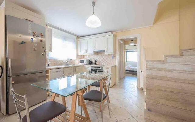 Saronis seaview 2bdr residence 500m from the beach