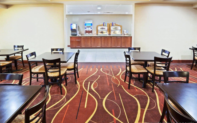 Holiday Inn Express Suites Sumner by IHG