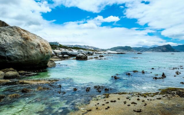 Boulders Beach Hotel, Cafe and Curio