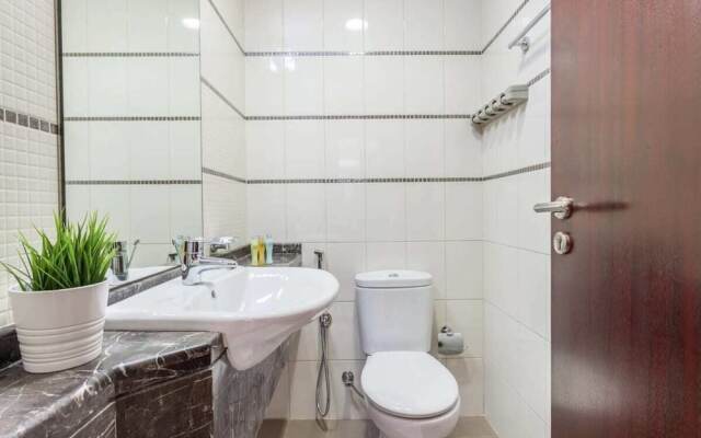 Canal Views Spacious Apartment in Business Bay