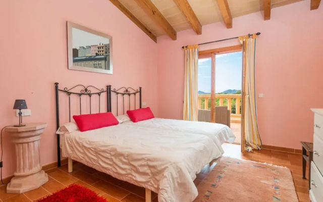 Can Canals in Art With 5 Bedrooms and 4 Bathrooms