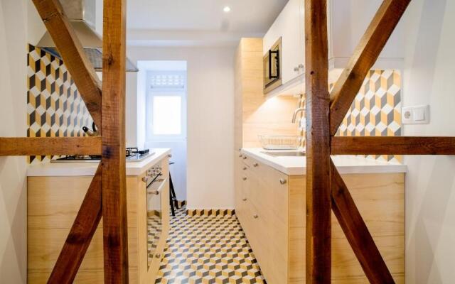 Bright And Sunny Apartment