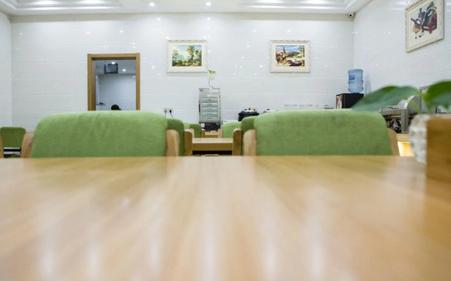GreenTree Inn Nantong Rugao Zhongjiaomeilu City Express Hotel