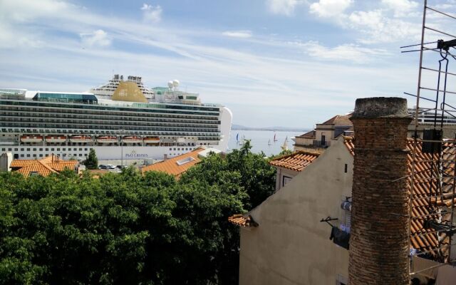 Xavier - Alfama River View by Team4You