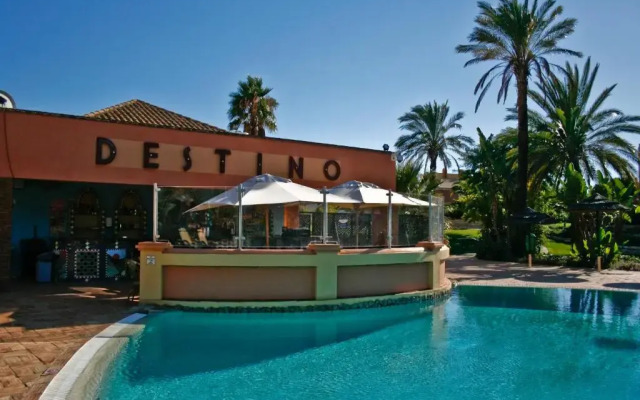 Jardim da Meia Praia Apartment