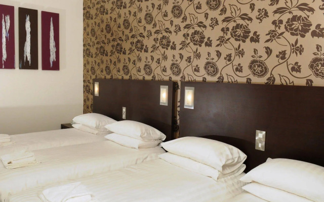 West End Hotel - Hostel