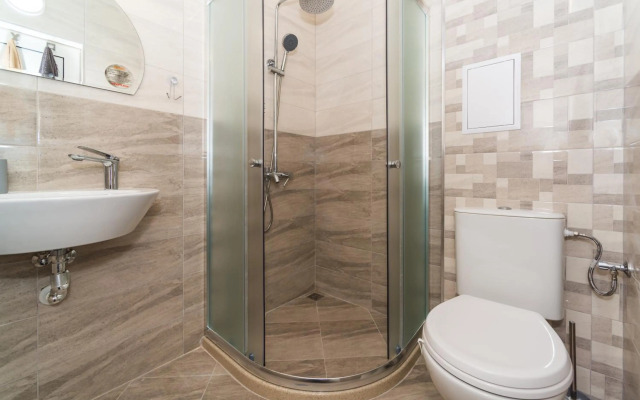 Alma Apartment - Stylish 1BD Flat with Balcony