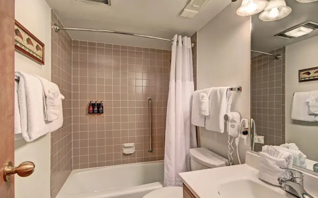 VS643 and 641H Village Square